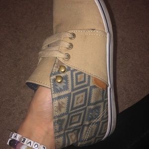 Van ankle shoes